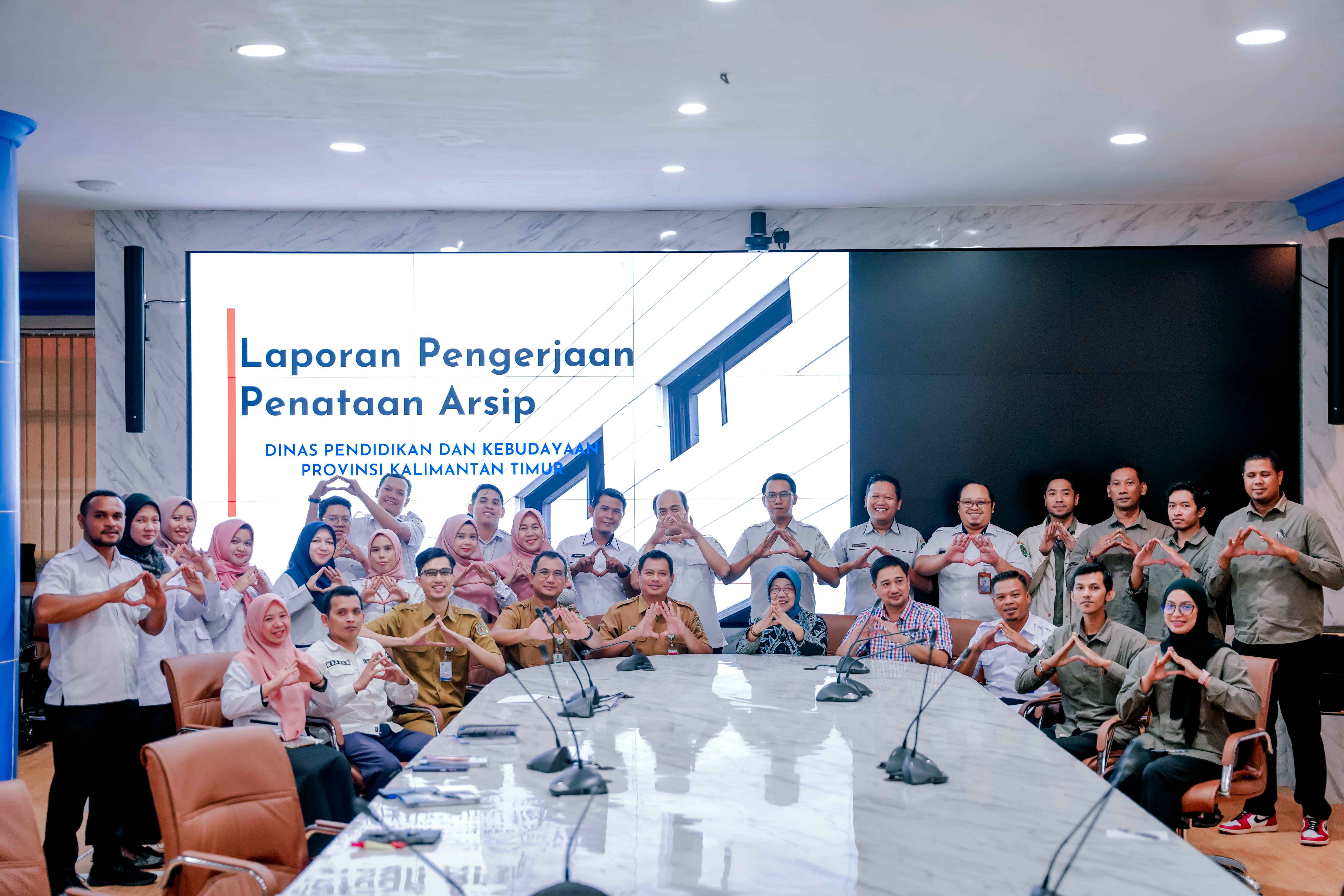 Disdikbud Kaltim Tingkatkan Tertib Administrasi Melalui Pengerjaan Arsip